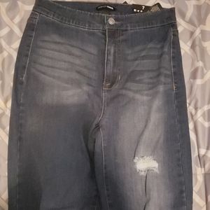 New Fashion Nova Around The World Ankle Jean